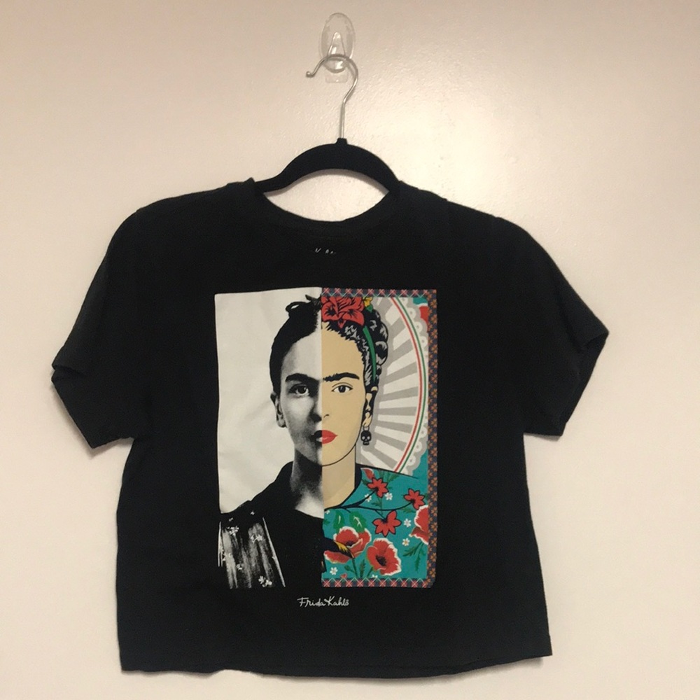 Frida Kahlo cropped graphic tee